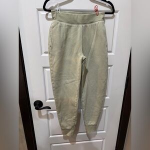 TNA women’s Light Green Joggers| Sweatpants| Aritzia|